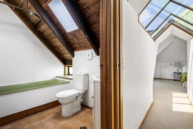 Photo of property in 3 Mizpah Road, Waiake, Auckland, 0630