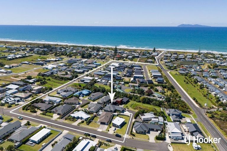Photo of property in 14 Reel Road, Athenree, Waihi Beach, 3611