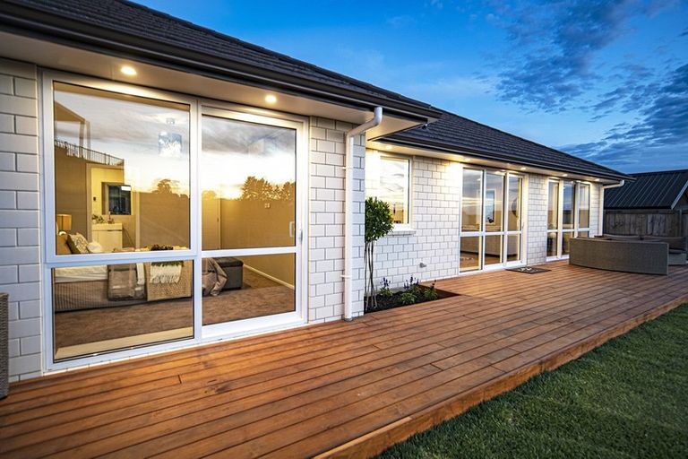 Photo of property in 12 Waireka Road, Rototuna North, Hamilton, 3210