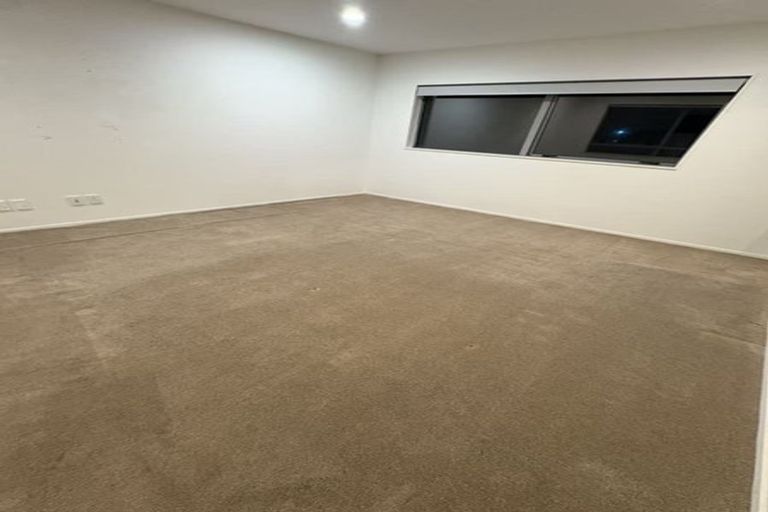 Photo of property in 1 Sunshine Boulevard, Sunnyvale, Auckland, 0612