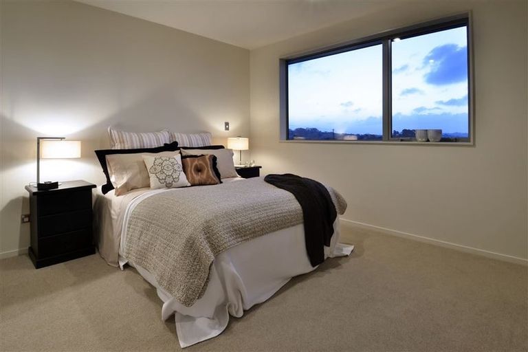 Photo of property in 182 Sunset Road, Unsworth Heights, Auckland, 0632