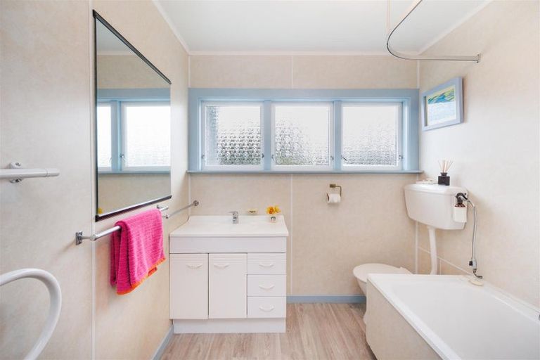 Photo of property in 68 Skerman Street, Marton, 4710