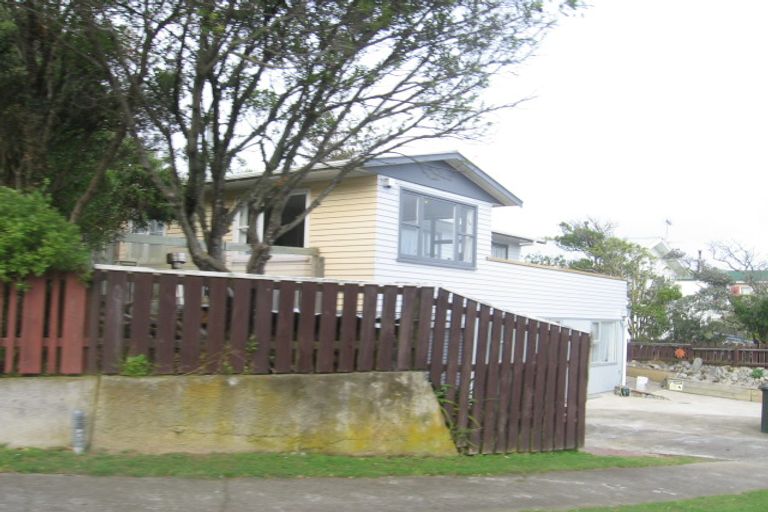 Photo of property in 115 Conclusion Street, Ascot Park, Porirua, 5024