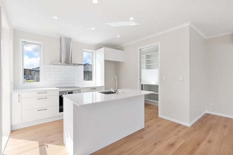 Photo of property in 30 Brigitte View, Snells Beach, 0920