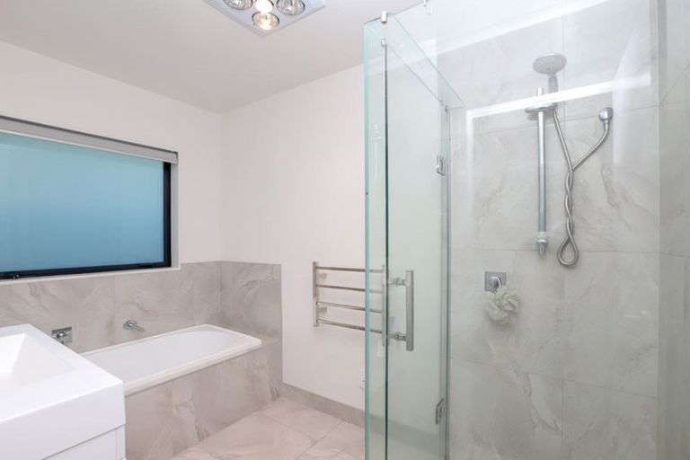 Photo of property in 17 Ladeira Place, Fitzroy, Hamilton, 3206