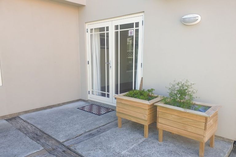 Photo of property in 25b The Quadrant, Miramar, Wellington, 6022