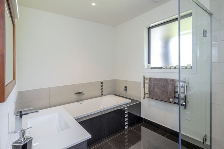 Photo of property in 22 Tunbridge Wells, Ohau, Levin, 5570