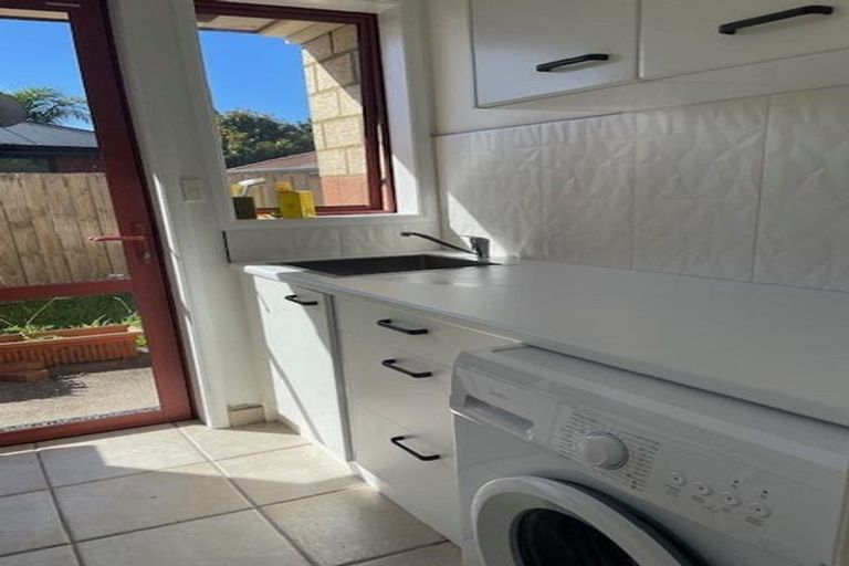 Photo of property in 6a Minchin Crescent, St Andrews, Hamilton, 3200