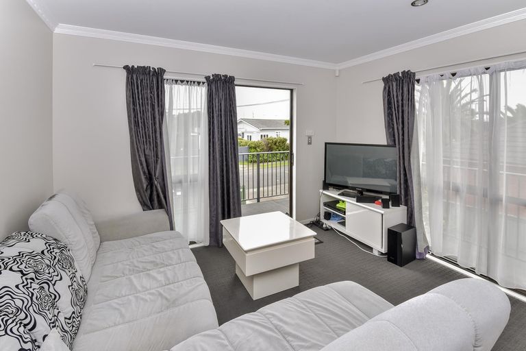 Photo of property in 8 Burbridge Road, Favona, Auckland, 2024
