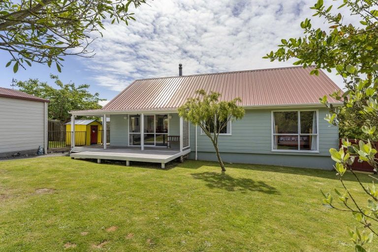 Photo of property in 2 Seagull Place, Whitby, Porirua, 5024