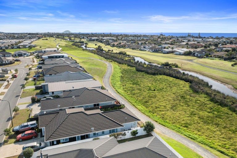 Photo of property in 69 Harding Drive, Papamoa Beach, Papamoa, 3118