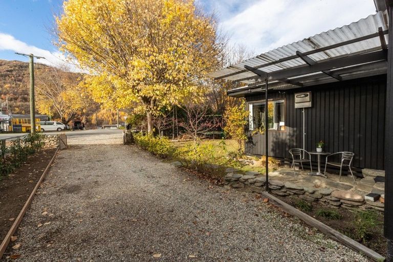 Photo of property in 38 Centennial Avenue, Arrowtown, 9302