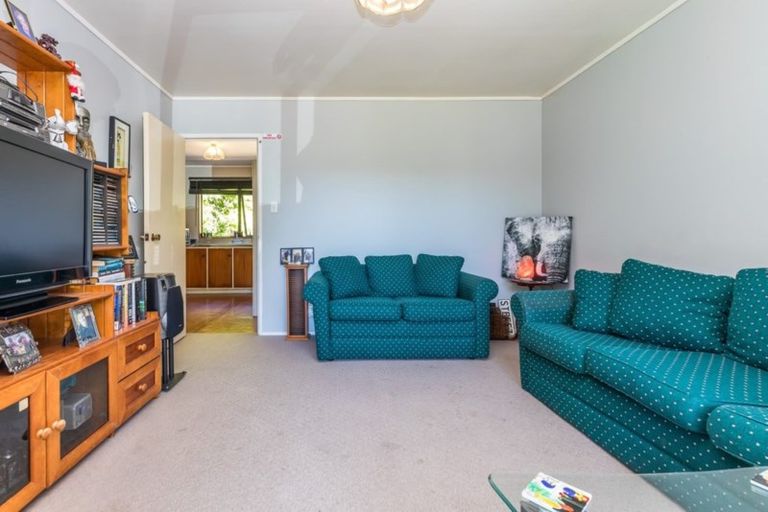 Photo of property in 2a Parklands Avenue, Swanson, Auckland, 0612