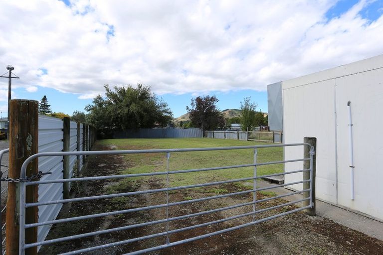 Photo of property in 25 Library Road, Te Karaka, 4022