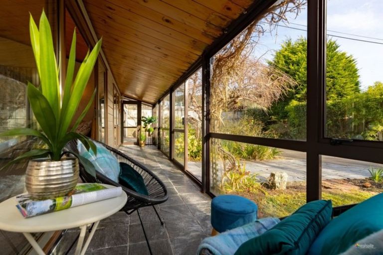 Photo of property in 363 Stokes Valley Road, Stokes Valley, Lower Hutt, 5019