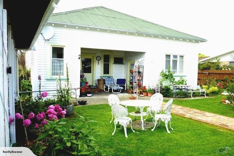 Photo of property in 30 Rhodes Street, Waimate, 7924