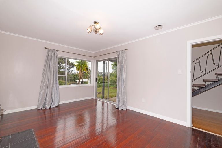 Photo of property in 207 Don Buck Road, Massey, Auckland, 0614