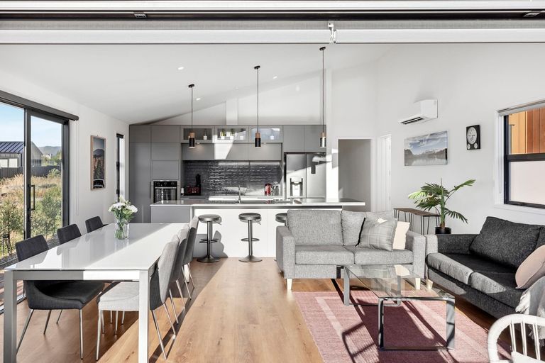 Photo of property in 9 Mcneil Crescent, Wanaka, 9305