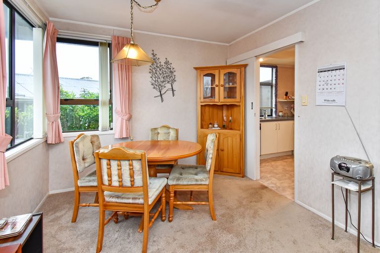 Photo of property in 47 Gossamer Drive, Pakuranga Heights, Auckland, 2010