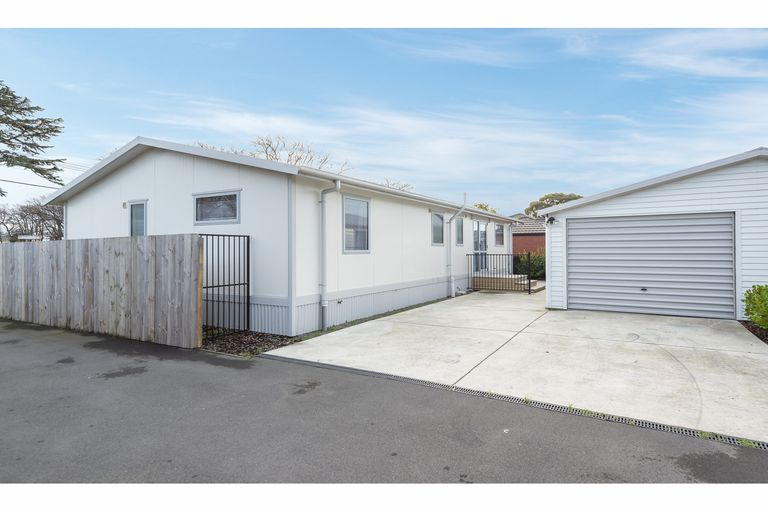 Photo of property in 652c Barbadoes Street, Edgeware, Christchurch, 8013