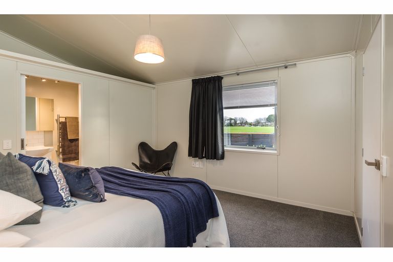 Photo of property in 652c Barbadoes Street, Edgeware, Christchurch, 8013