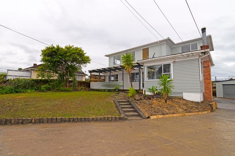 Photo of property in 207 Don Buck Road, Massey, Auckland, 0614