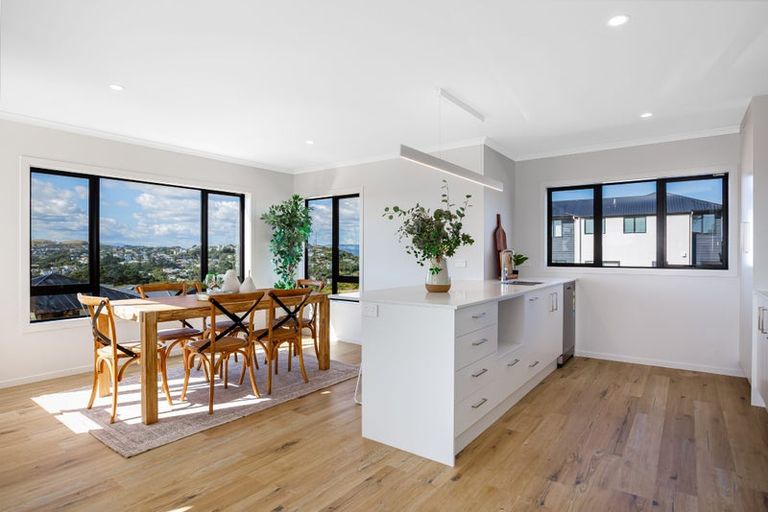 Photo of property in 9 Boeing Way, Newlands, 6037