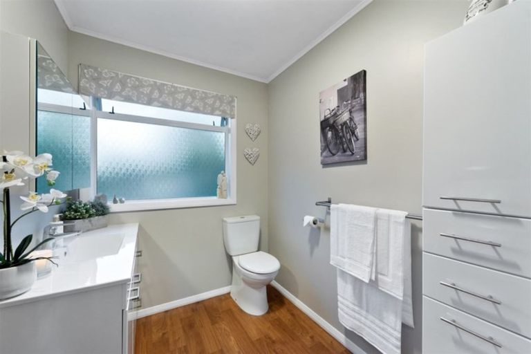 Photo of property in 18 Cranwell Place, Hillcrest, Hamilton, 3216