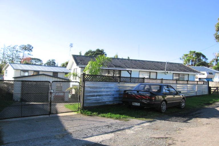 Photo of property in 1/30 Candia Road, Swanson, Auckland, 0614