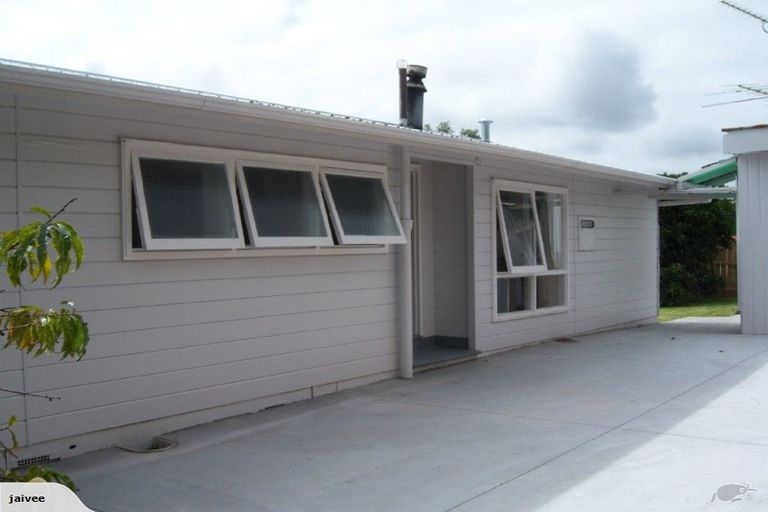 Photo of property in 37d Paramu Avenue, Birkdale, Auckland, 0626