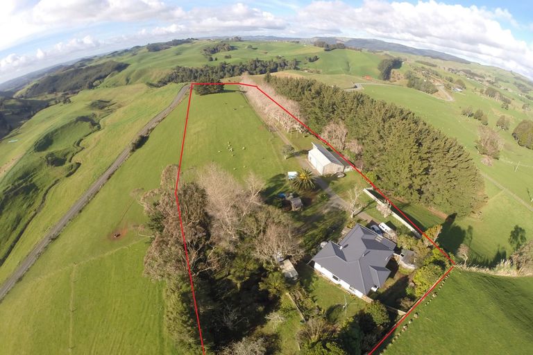 Photo of property in 1260 Te Hutewai Road, Raglan, 3296