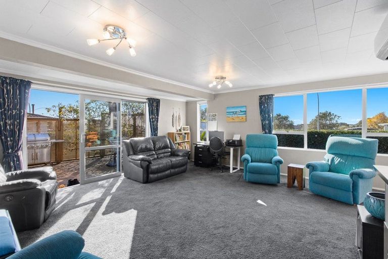 Photo of property in 5 Smeaton Road, Bell Block, New Plymouth, 4312