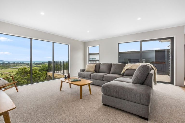 Photo of property in 8 Wilson Way, Waikanae, 5036