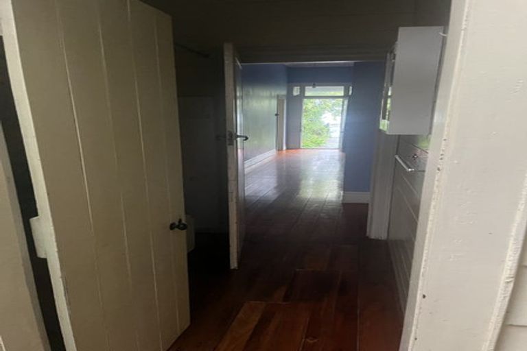 Photo of property in 39 Kamo Road, Regent, Whangarei, 0112