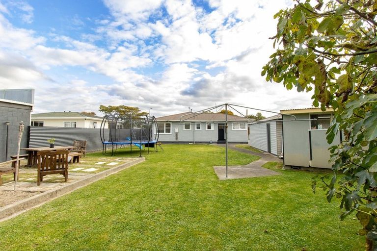 Photo of property in 6 Sutherland Crescent, Westbrook, Palmerston North, 4412