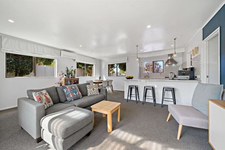 Photo of property in 1/80 Kervil Avenue, Te Atatu Peninsula, Auckland, 0610