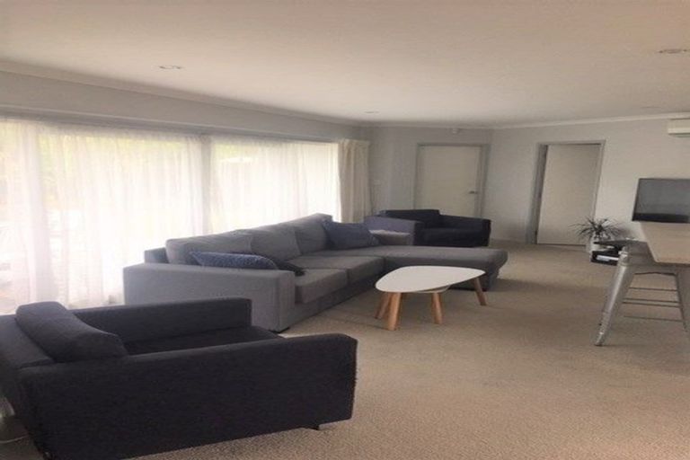 Photo of property in 2/925 Whangaparaoa Road, Manly, Whangaparaoa, 0930