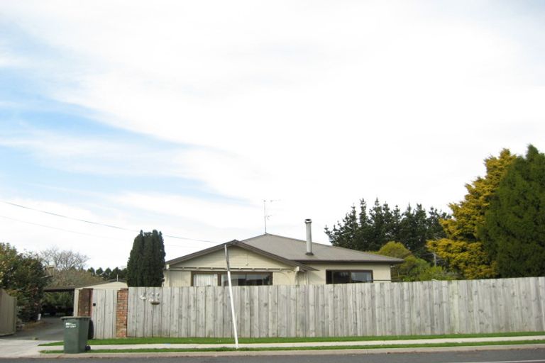 Photo of property in 417 Mangorei Road, Highlands Park, New Plymouth, 4312