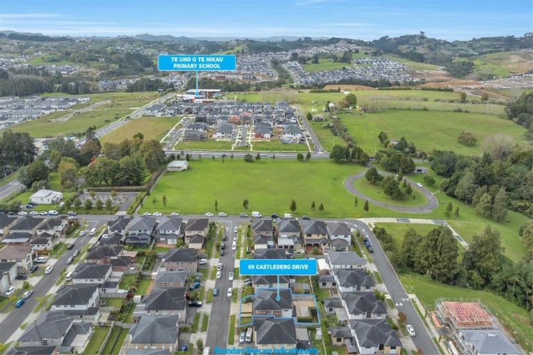 Photo of property in 69 Castlederg Drive, Flat Bush, Auckland, 2019