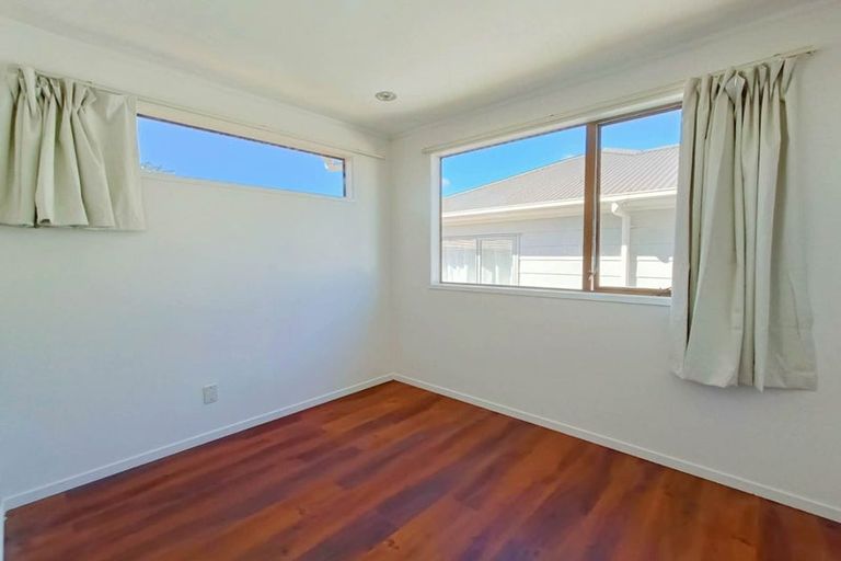 Photo of property in 9 Lisa Rise, Half Moon Bay, Auckland, 2012