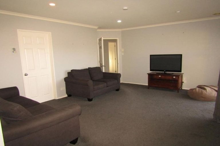 Photo of property in 16 Kirton Drive, Riverstone Terraces, Upper Hutt, 5018