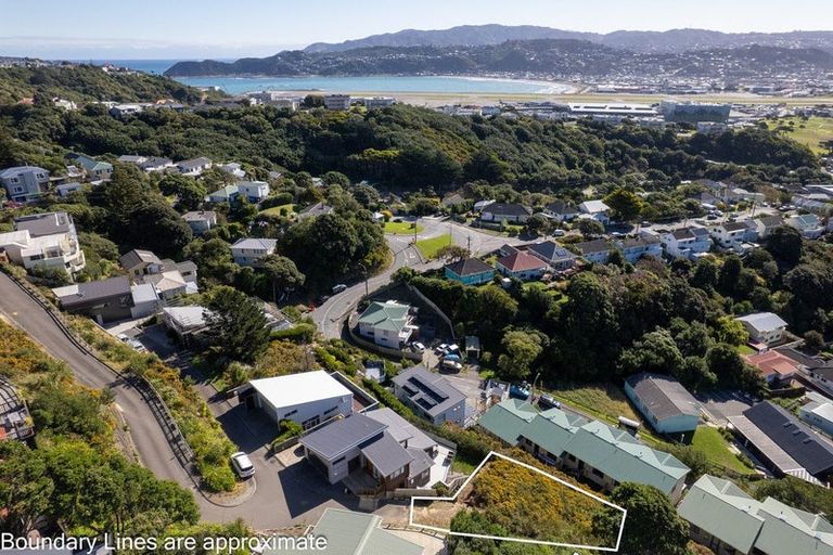 Photo of property in 6 Kastos Way, Strathmore Park, Wellington, 6022