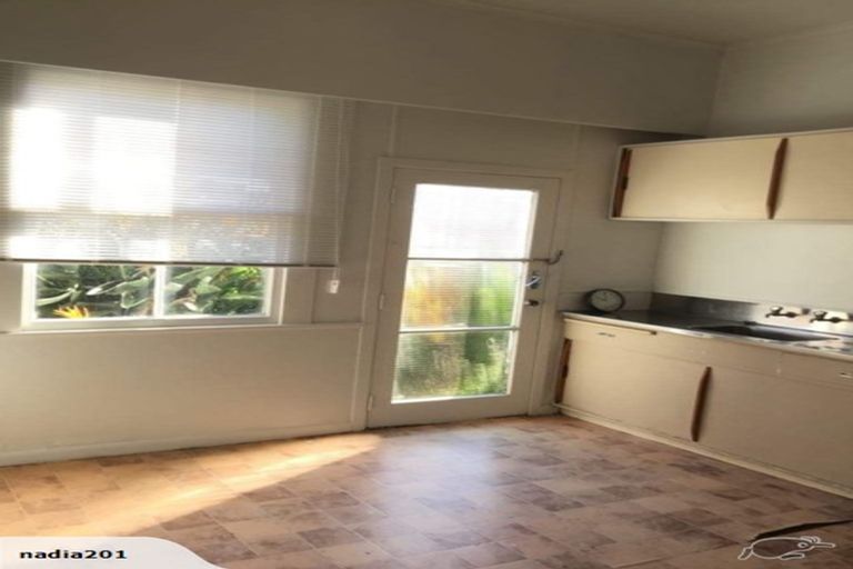 Photo of property in 163 St Heliers Road, Saint Heliers, Auckland, 1071