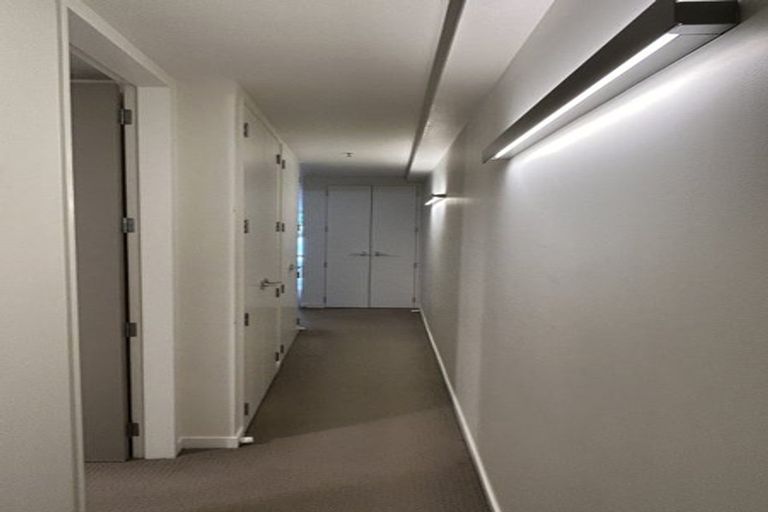 Photo of property in Aqua, 2/74 Oriental Parade, Oriental Bay, Wellington, 6011