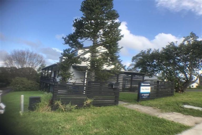 Photo of property in 1/36 Cyclarama Crescent, Massey, Auckland, 0614