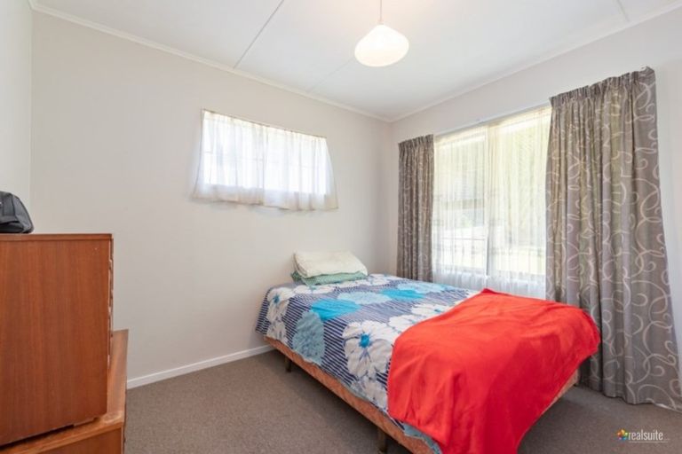 Photo of property in 124 George Street, Stokes Valley, Lower Hutt, 5019