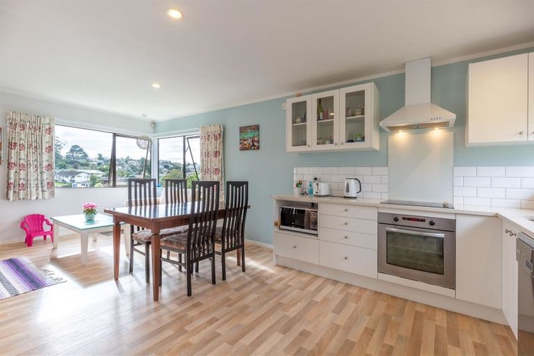 Photo of property in 17 Elizabeth Drive, West Harbour, Auckland, 0618