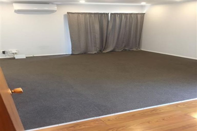 Photo of property in 2/26 Navigator Place, Papatoetoe, Auckland, 2025