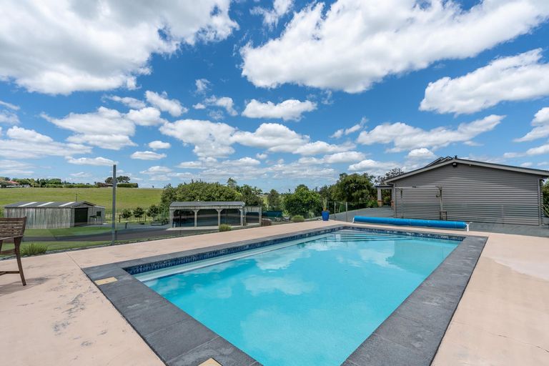 Photo of property in 220 Howden Road, Temple View, Hamilton, 3289