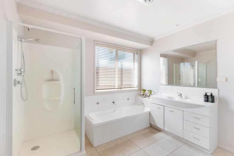 Photo of property in 106 Doncaster Drive, Papamoa Beach, Papamoa, 3118